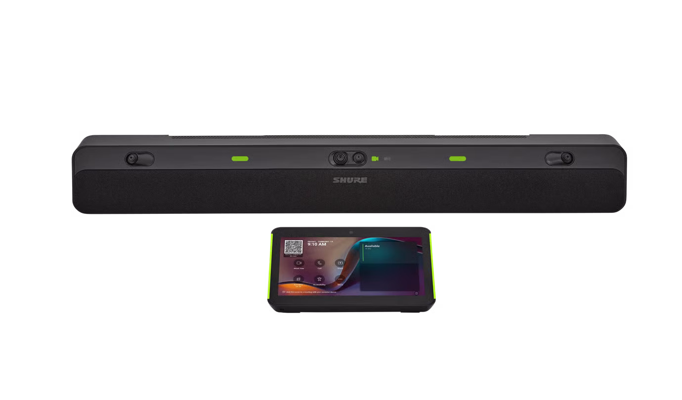 Een afbeelding van de shure videobar voor vergaderruimtes. Samen afgebeeld met een reserveringssysteem.